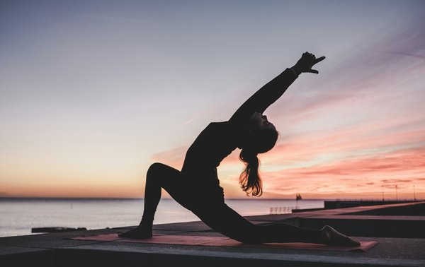 Quels sont les meilleurs exercices de yoga pour renforcer les muscles et favoriser la perte de poids ?